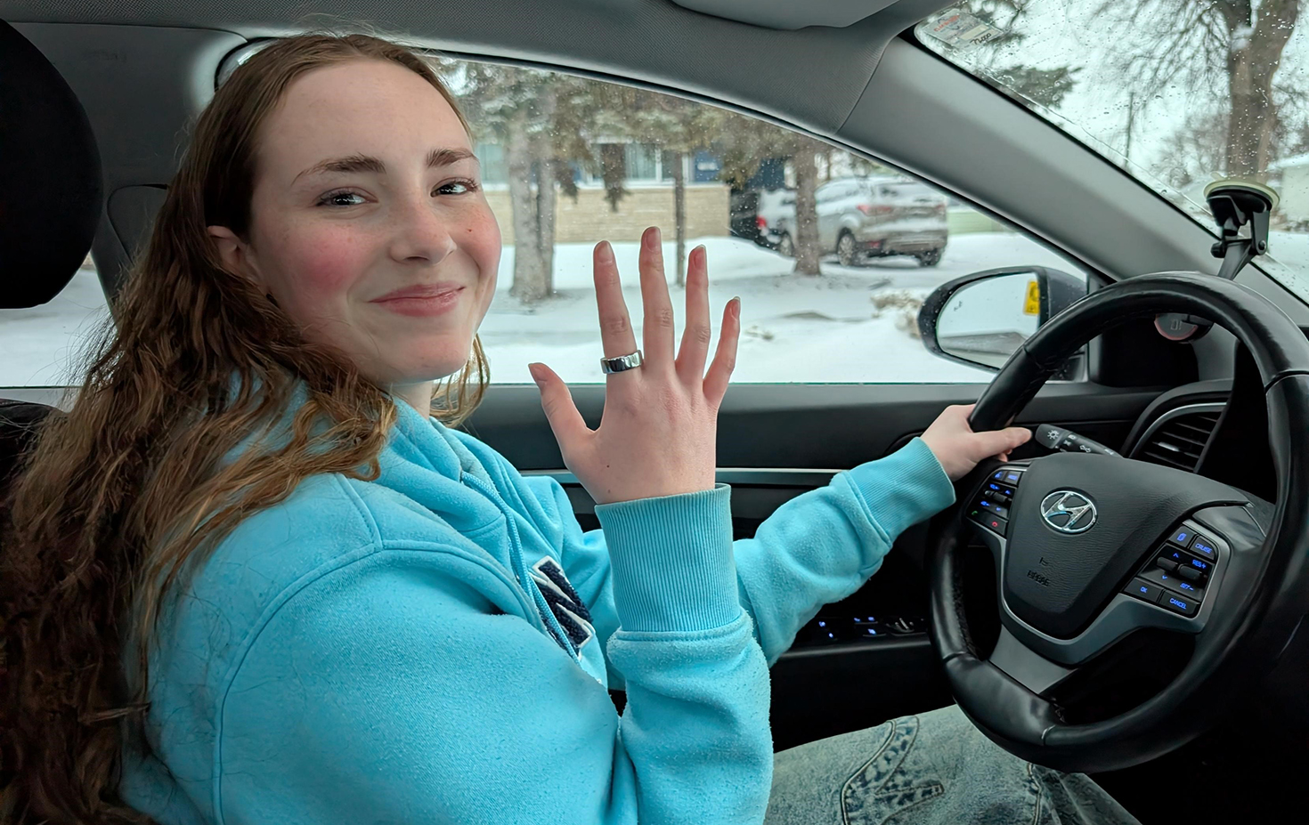Manitoba: Isabel shows off her Oura ring